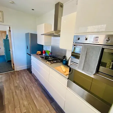 Spacious Victorian Family Town House, Sleeps 7, Near Centre Hébergement de vacances York