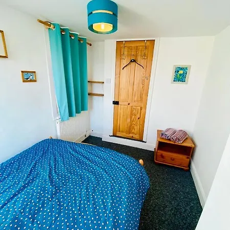 Spacious Victorian Family Town House, Sleeps 7, Near Centre Hébergement de vacances *
