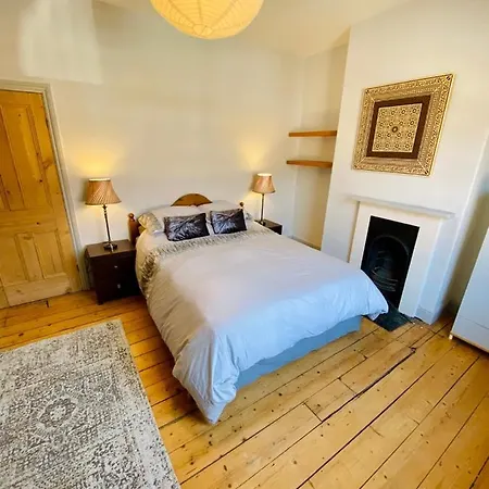 Semesterbostad Spacious Victorian Family Town House, Sleeps 7, Near Centre York