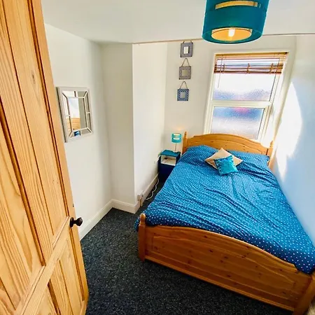 Spacious Victorian Family Town House, Sleeps 7, Near Centre Semesterbostad York