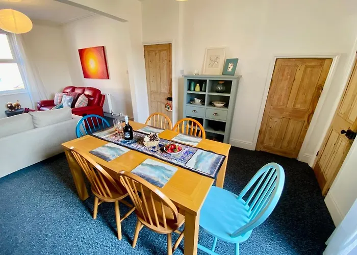 Spacious Victorian Family Town House, Sleeps 7, Near Centre Prázdninový dům