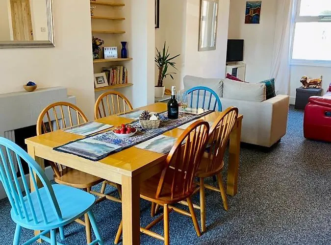 Prázdninový dům Spacious Victorian Family Town House, Sleeps 7, Near Centre